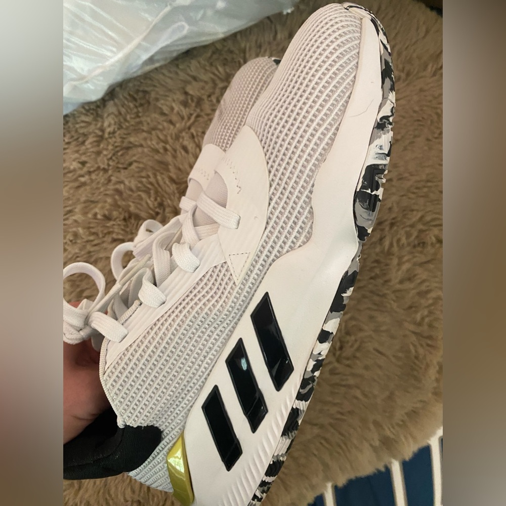 Adidas tennis shoes: size 13